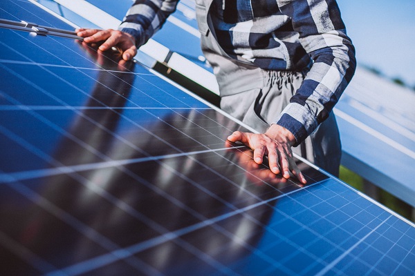 Scopri i vantaggi di un impianto fotovoltaico a Saronno con Energy S.r.l.