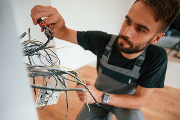 L’importanza di scegliere un elettricista certificato
