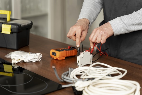 La sicurezza prima di tutto: come prevenire gli incidenti domestici legati all’elettricità