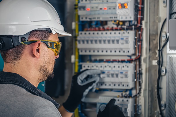 Manutenzione impianti elettrici a Varese: un guida essenziale per la sicurezza e l’efficienza